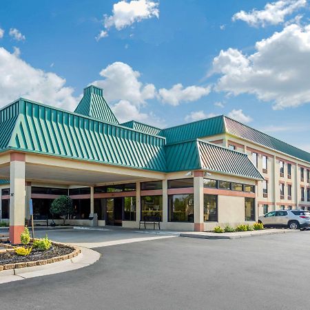 Quality Inn & Suites Olde Town Portsmouth Exterior foto